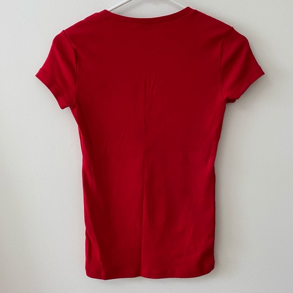 TOMMY HILFIGER RED V NECK T SHIRT - Picture 4 of 5
